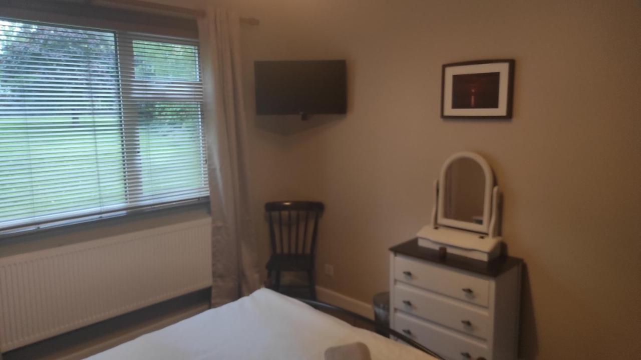 Retreat By The Feale, Finuge Hotel Листоуел Екстериор снимка